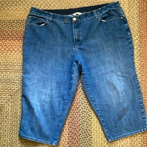 Denim Capri, size 22W, CJ Banks
